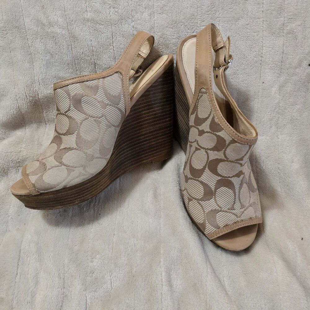 COACH Janet Signature Beige Platform Wedge Peep Toe Sandal Shoe Size 8 * Note